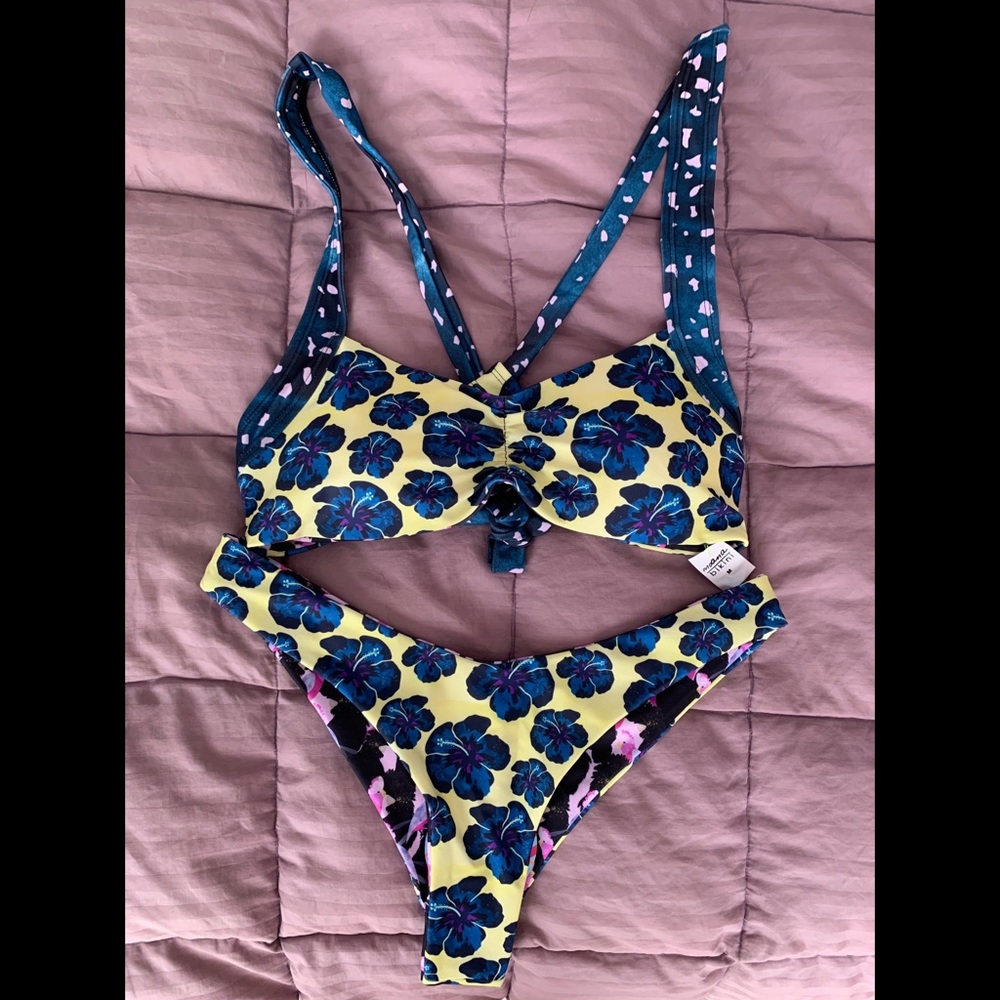 Moana Bikini Crested Confetti Set